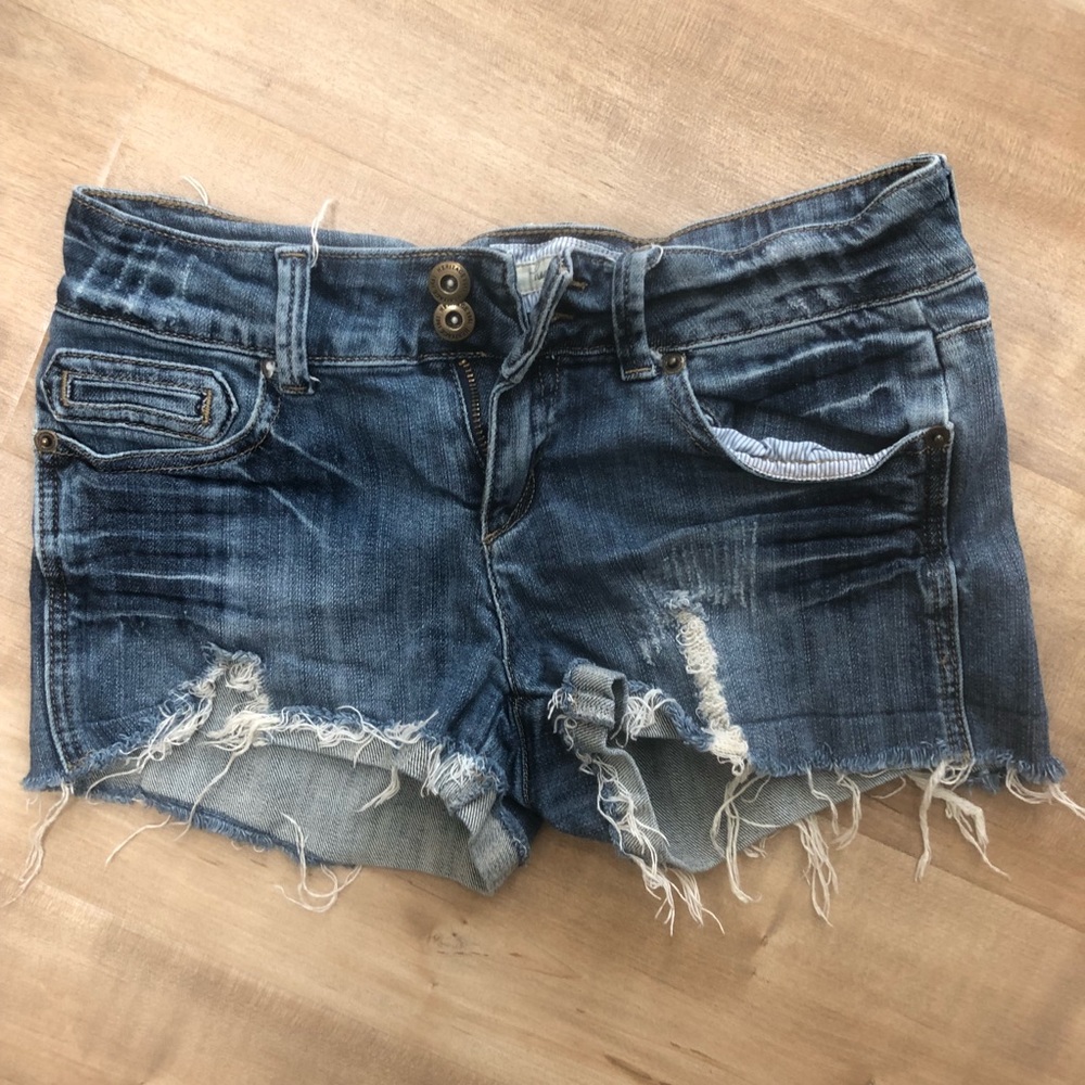 🧢 Heritage 1981 Size 25 Distressed Jean Shorts